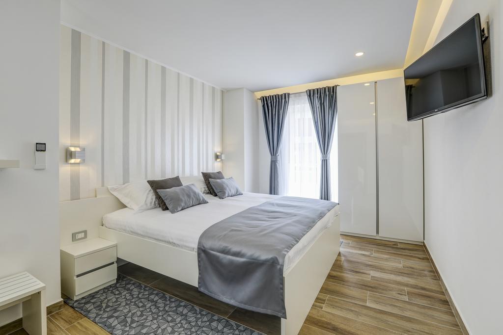 Apartments Lapis Premantura Exterior photo